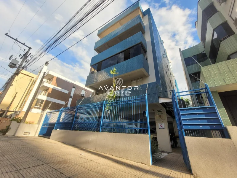 Fachada do prédio com portão azul — Apartamento à venda no Residencial Montserrat, em Nossa Senhora de Fátima, Santa Maria/RS
