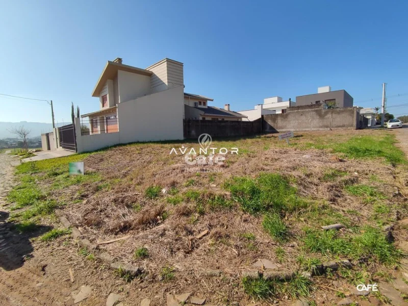 Fachada da casa com terreno — Terreno à venda em Camobi, Santa Maria/RS