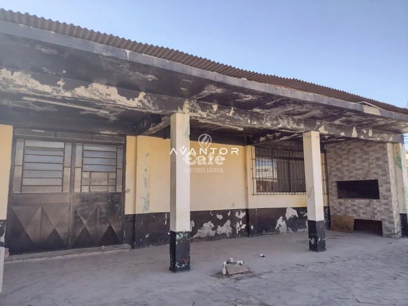 Ponto Comercial para Alugar com 110 m², (1) Sala Ampla, (2) Banheiros, Cozinha e Churrsque — Loja para alugar em Divina Providência, Santa Maria